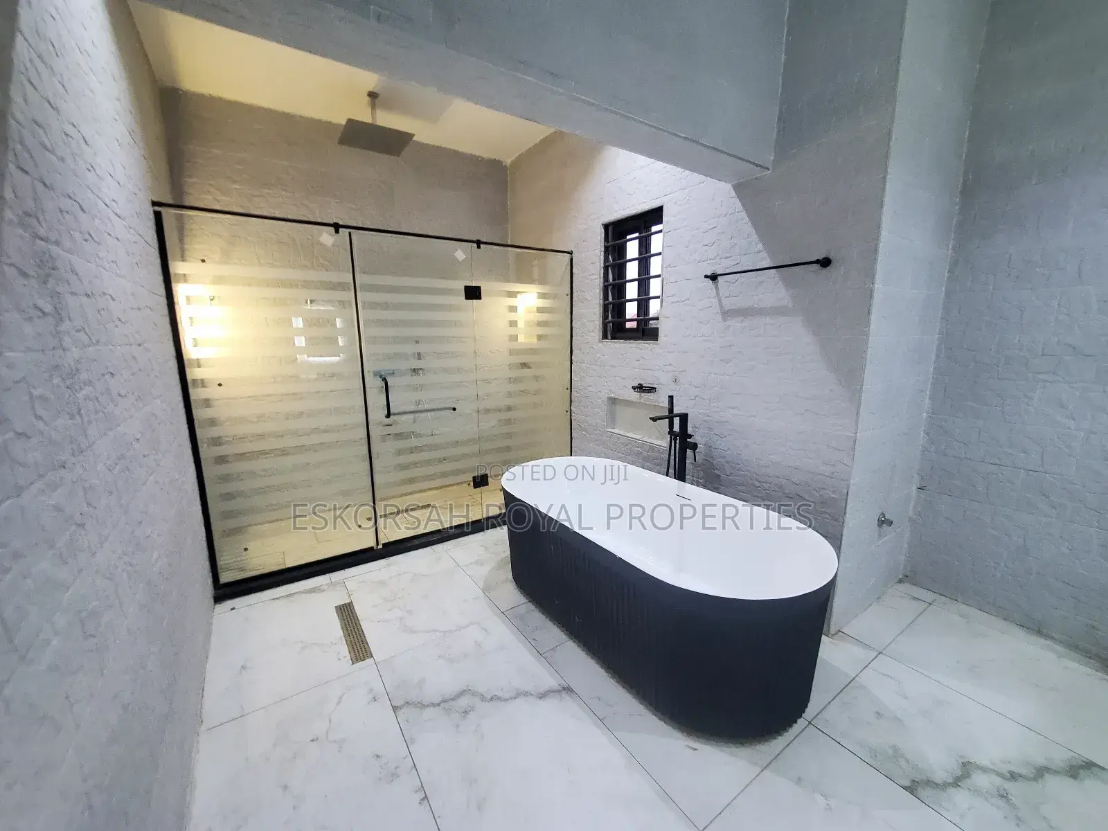 4bdrm House in East Legon Trasacco, Adjiriganor for sale