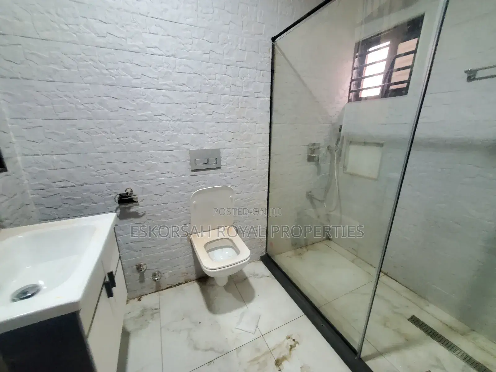 4bdrm House in East Legon Trasacco, Adjiriganor for sale