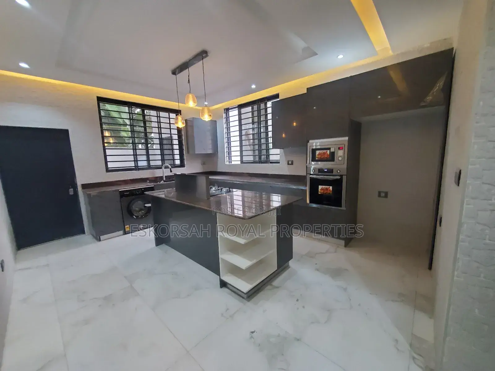4bdrm House in East Legon Trasacco, Adjiriganor for sale