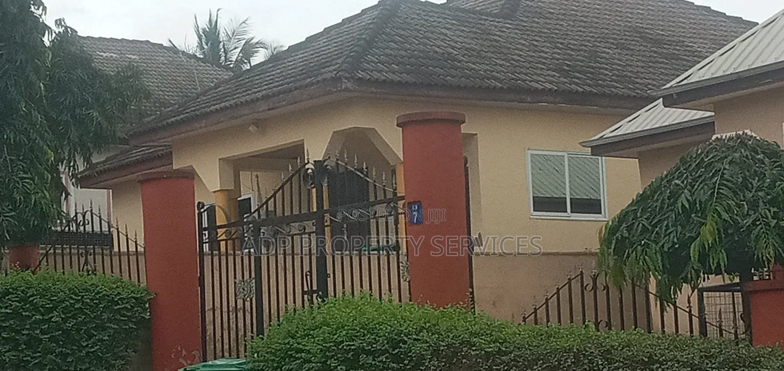 3bdrm Mansion in Koans Estate Pampaso, Accra Metropolitan for sale