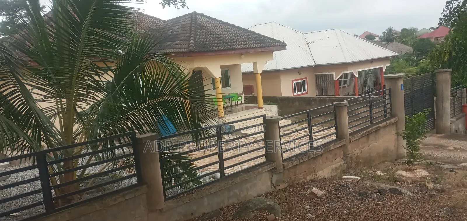 3bdrm Mansion in Koans Estate Pampaso, Accra Metropolitan for sale