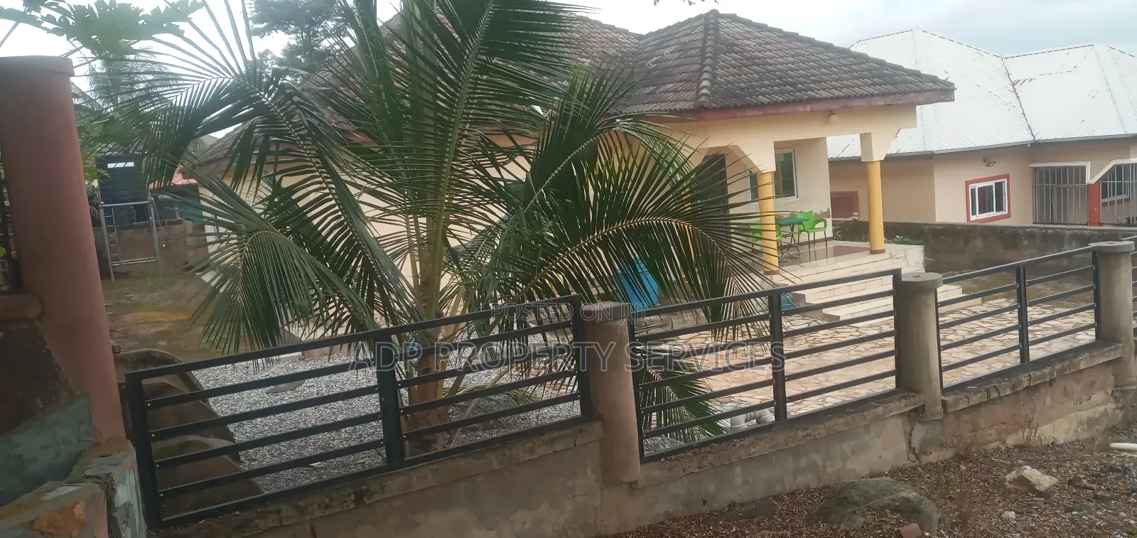 3bdrm Mansion in Koans Estate Pampaso, Accra Metropolitan for sale