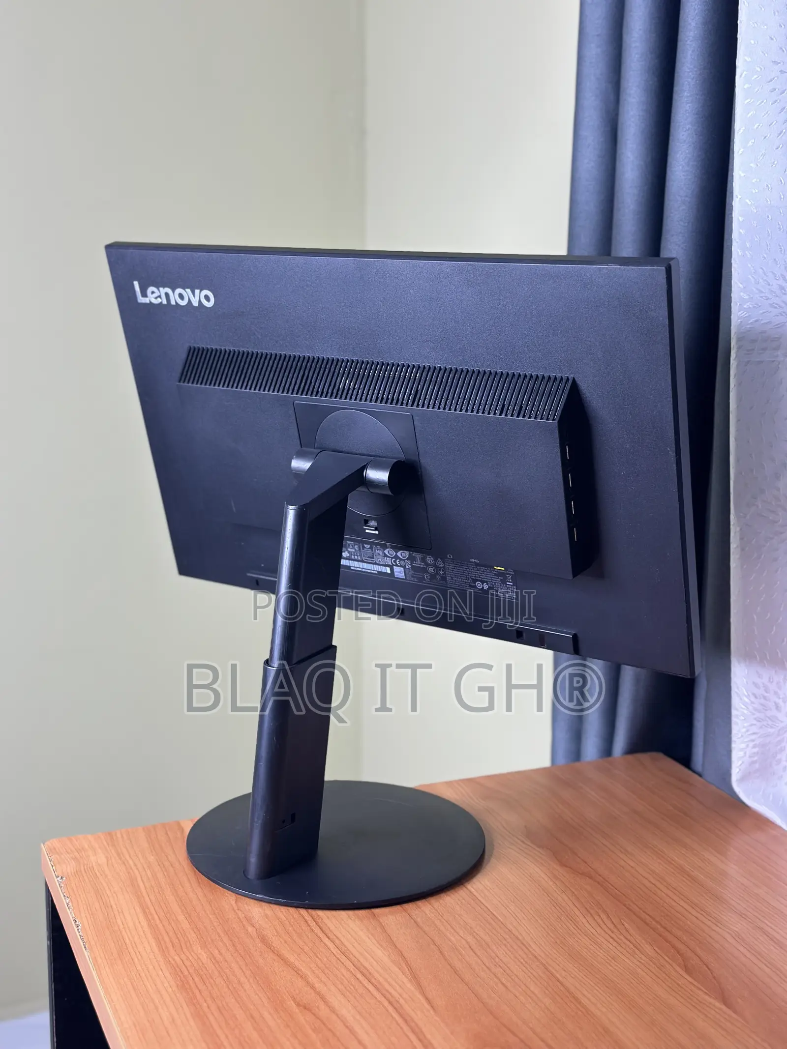 Lenovo 24” Edgeless Fullhd IPS