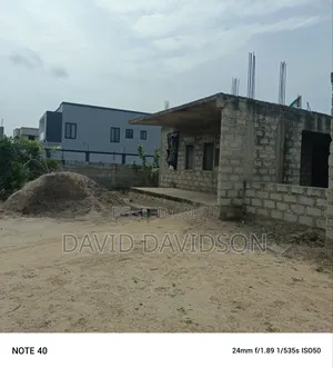 5bdrm House in A 5 Bedroom House, Tema Metropolitan for sale