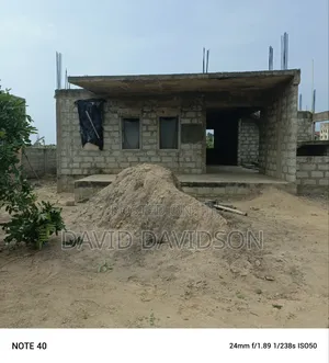 5bdrm House in A 5 Bedroom House, Tema Metropolitan for sale