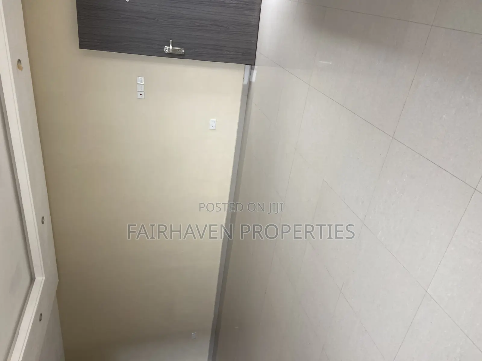 2bdrm Apartment in Tseaddo, Airport Residential Area for rent