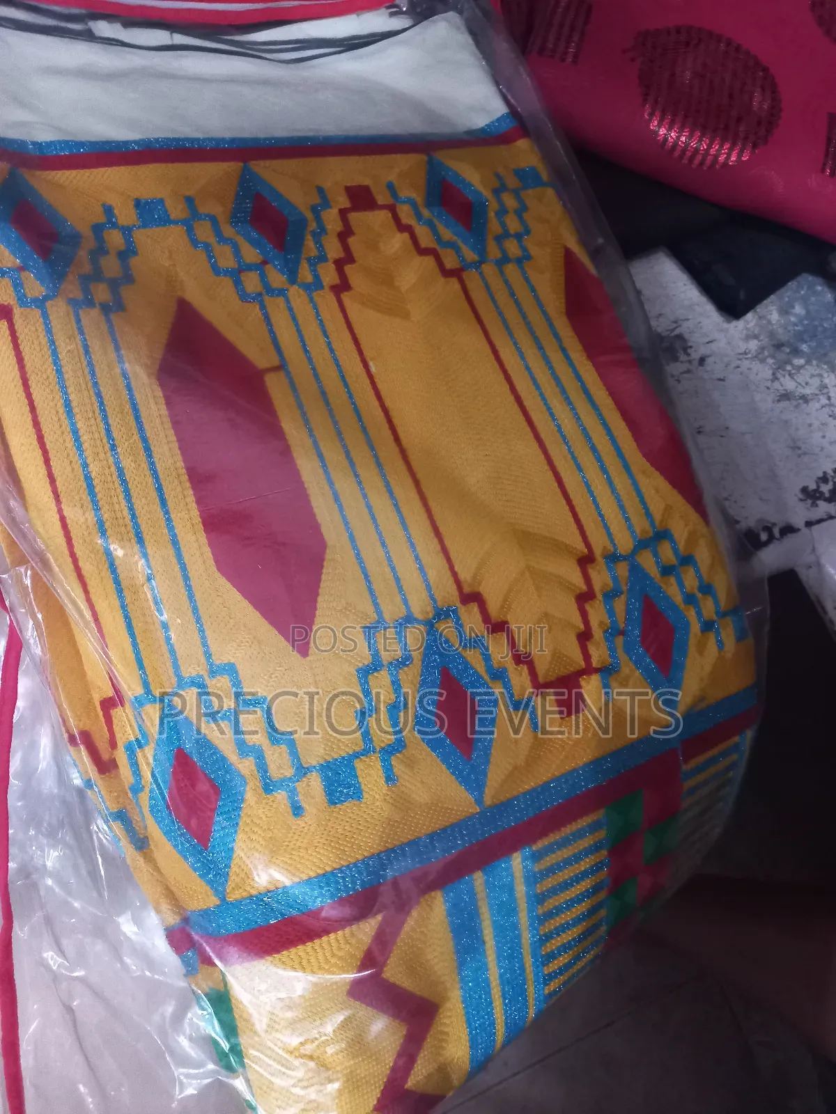 Ghanaian Wrappers Kente.