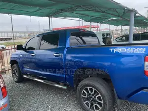 Toyota Tundra 2017 Blue