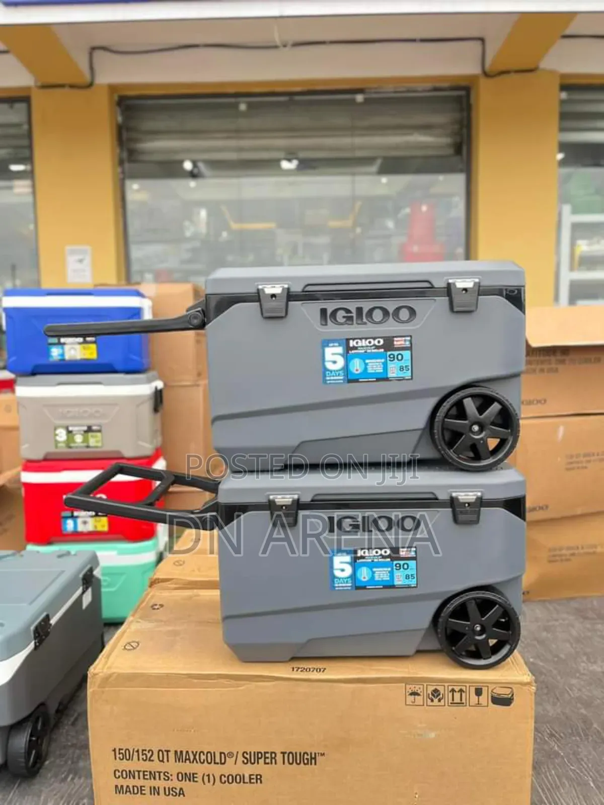 Igloo 90quart Roller Ice Chest
