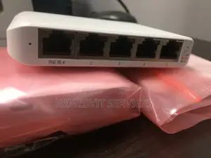Photo - Unifi Switch Flex Mini | Managed 5-Port Gigabit Switch