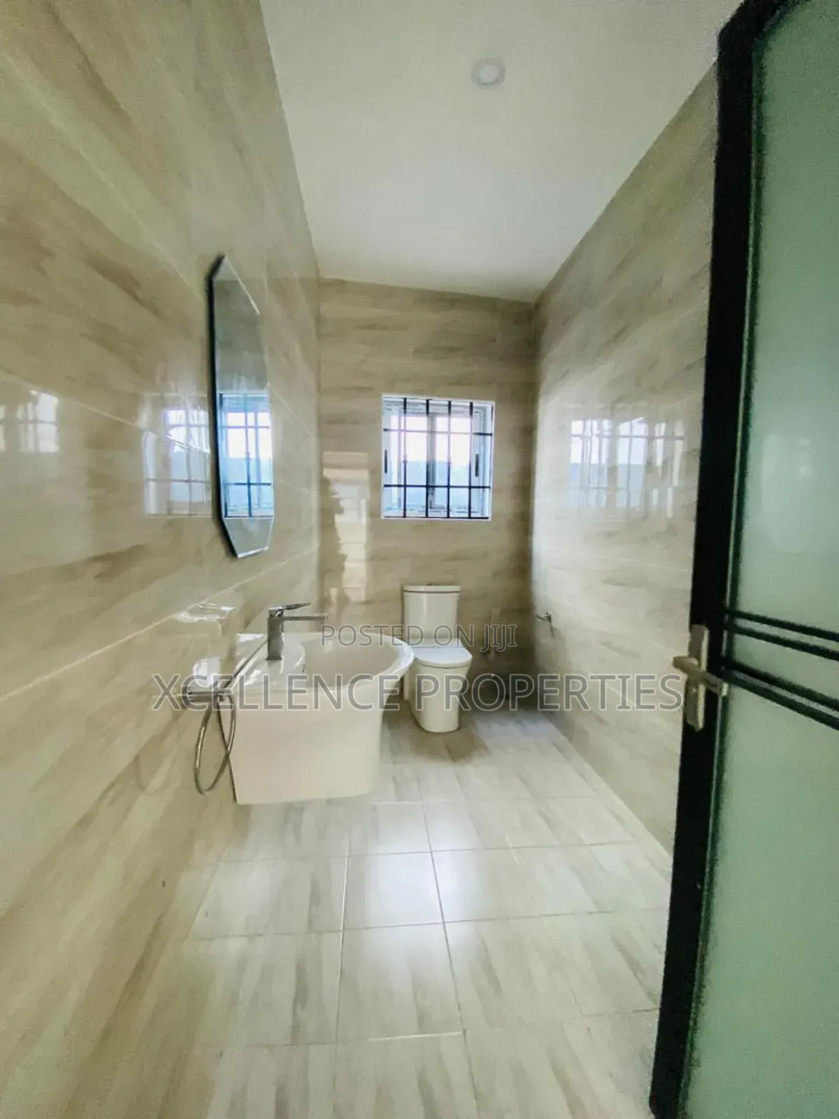 4bdrm Duplex in Xcellence Properties, Adjiriganor for rent