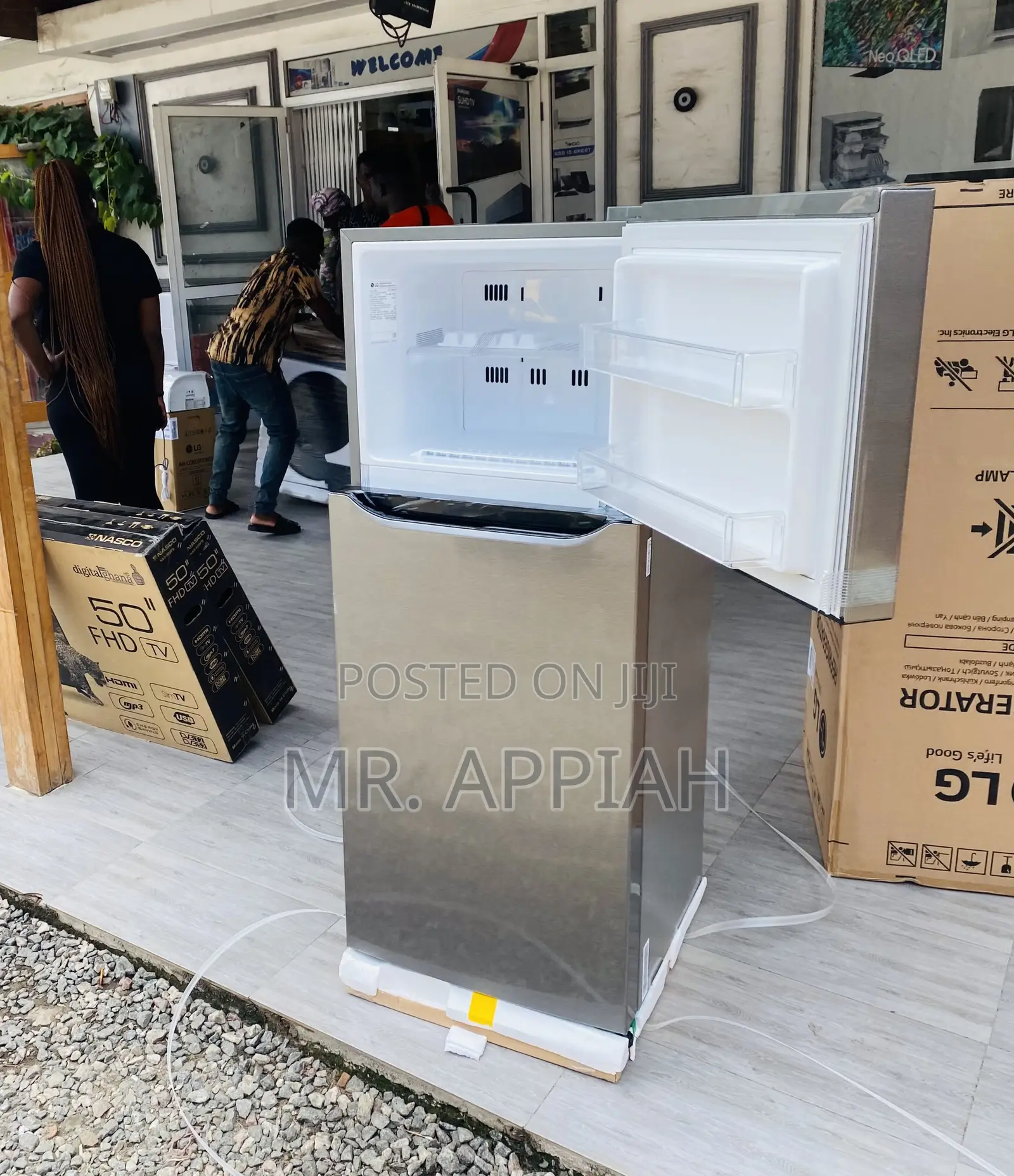 Extremely Chilling LG GN-B202SQBB 186L Electric Fridge 