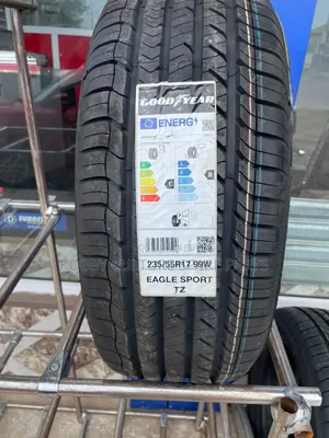 Original Goodyear 235/55r17 Tyres Available for All Cars 