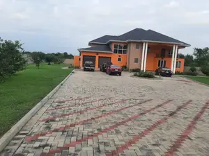 5bdrm House in 6 Plots With Payment, Lower Manya Krobo for sale