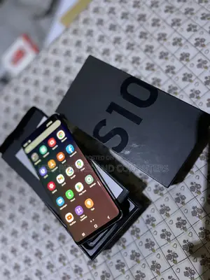 New Samsung Galaxy S10 128 GB Black