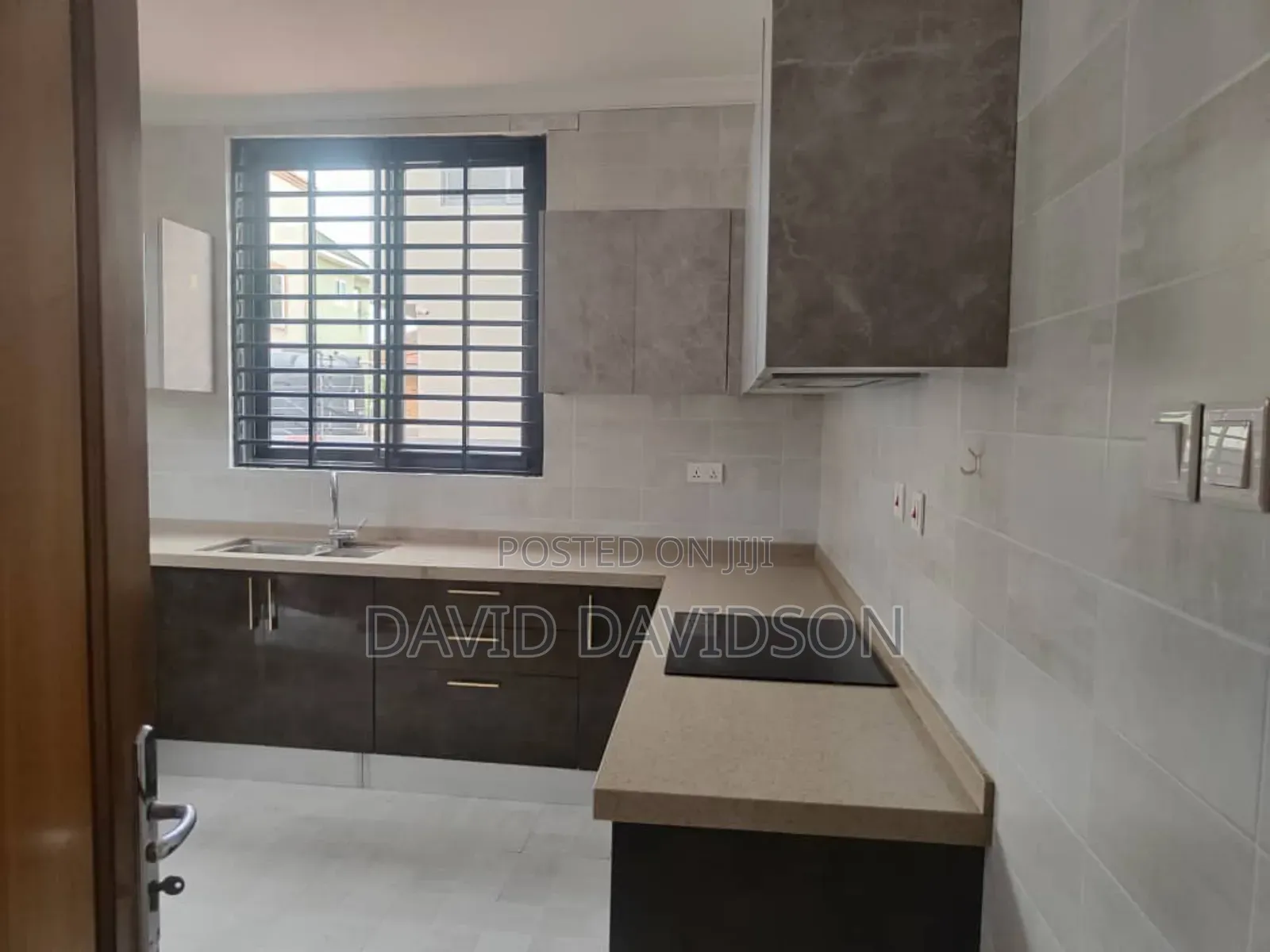4bdrm Mansion in 4 Bedroom Self, Tema Metropolitan for rent
