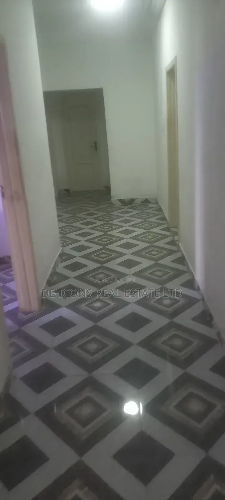 3bdrm Mansion in De-Icons Real Estate, Awutu Senya East Municipal