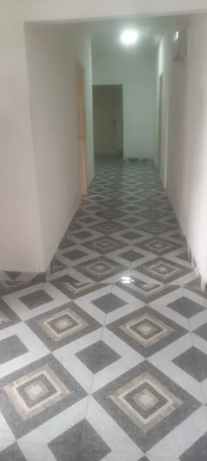 3bdrm Mansion in De-Icons Real Estate, Awutu Senya East Municipal