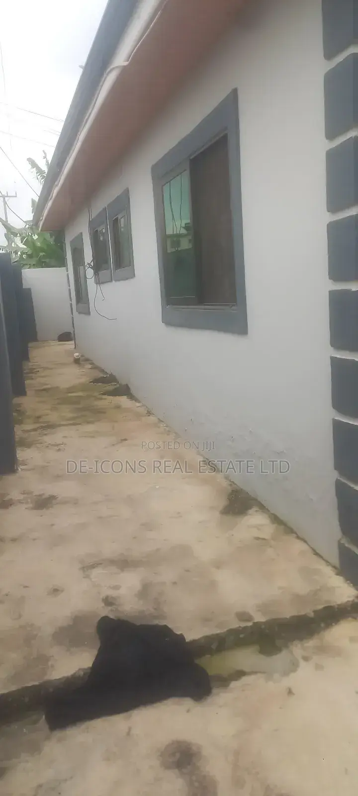 3bdrm Mansion in De-Icons Real Estate, Awutu Senya East Municipal