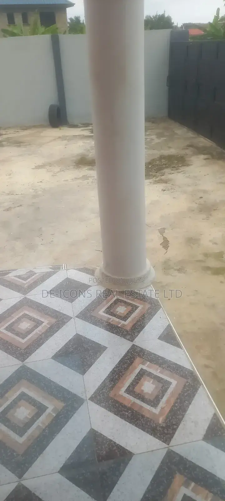 3bdrm Mansion in De-Icons Real Estate, Awutu Senya East Municipal