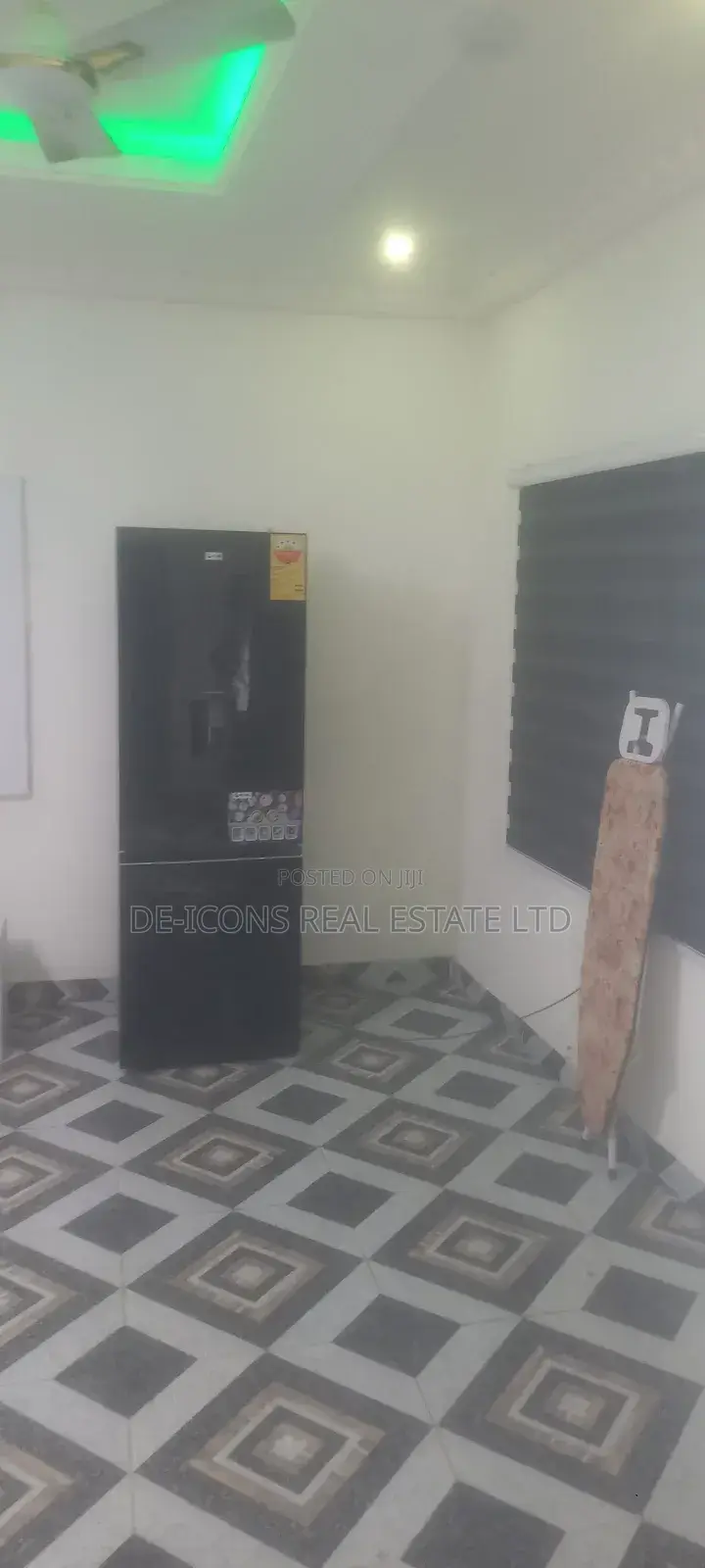 3bdrm Mansion in De-Icons Real Estate, Awutu Senya East Municipal