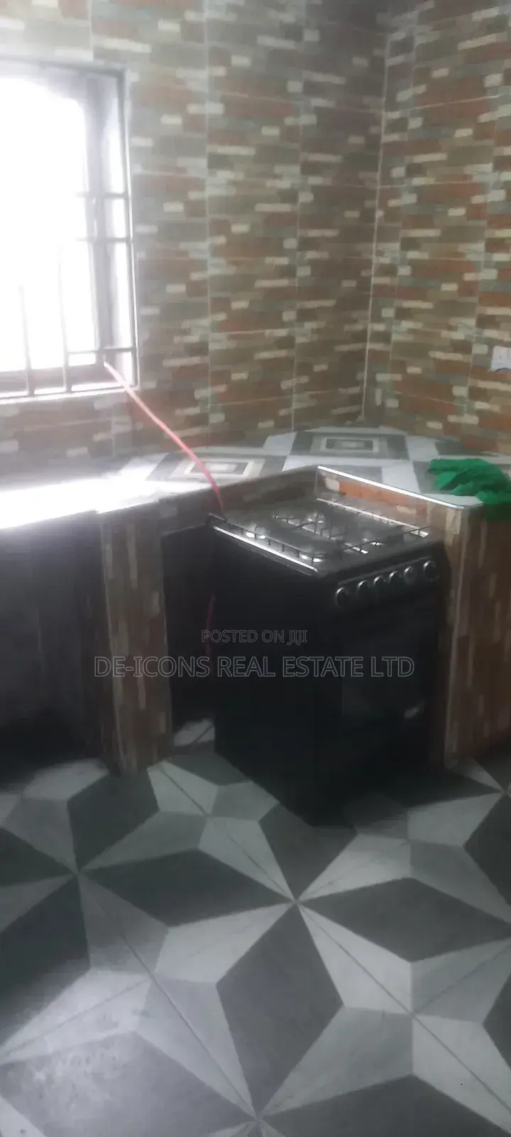 3bdrm Mansion in De-Icons Real Estate, Awutu Senya East Municipal