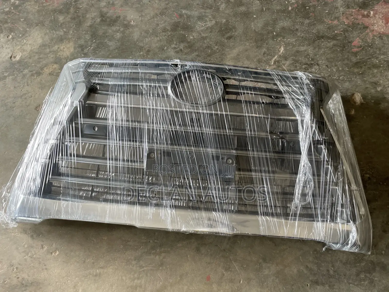 Lexus LX570 2018 Grille