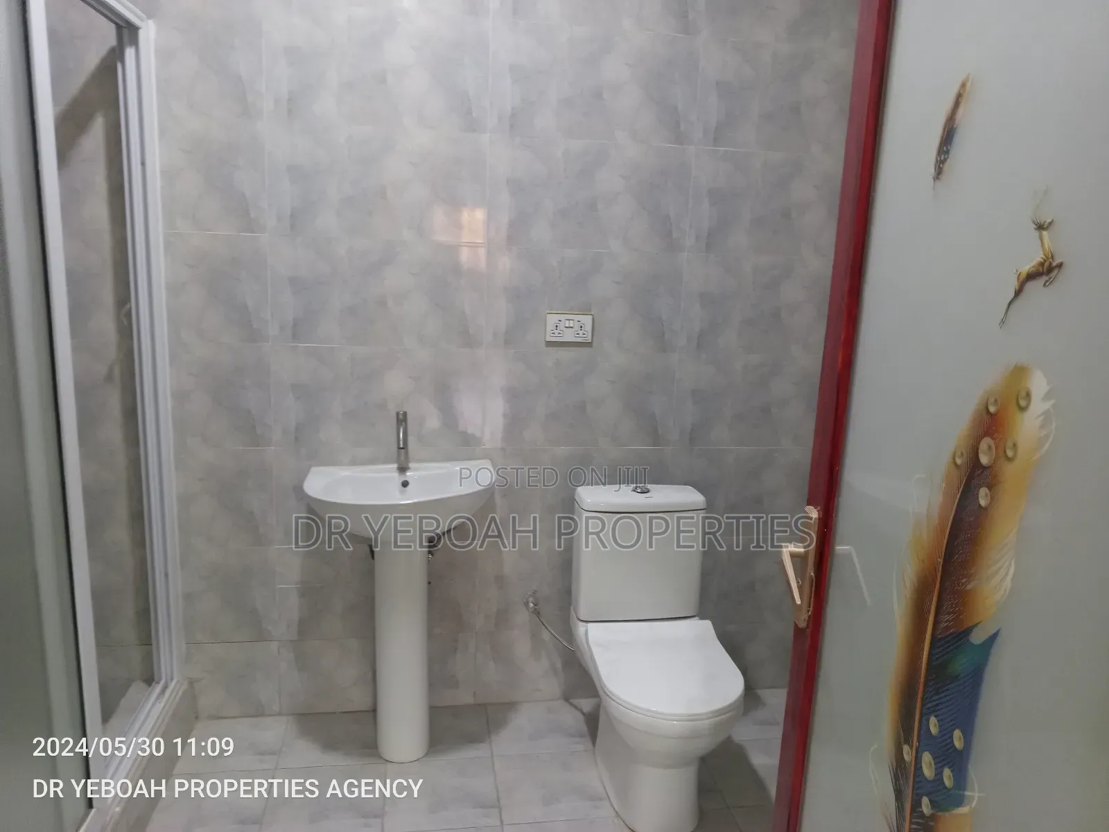 4bdrm Mansion in Spintex:- 4 Bedrooms for sale