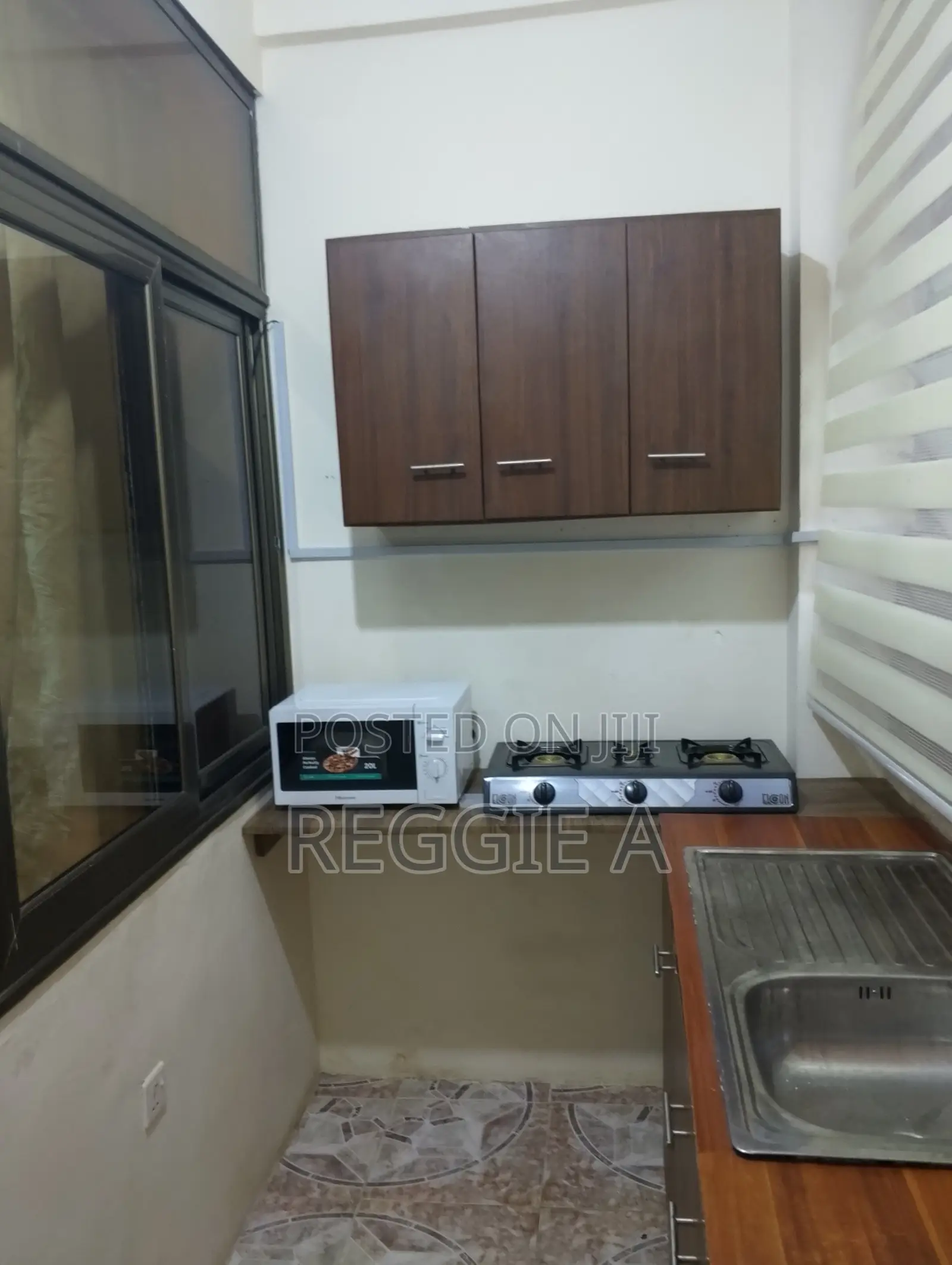 (Bf) ¢150.00!A Day - One Bedroom Studio Fully Furnished Flat.