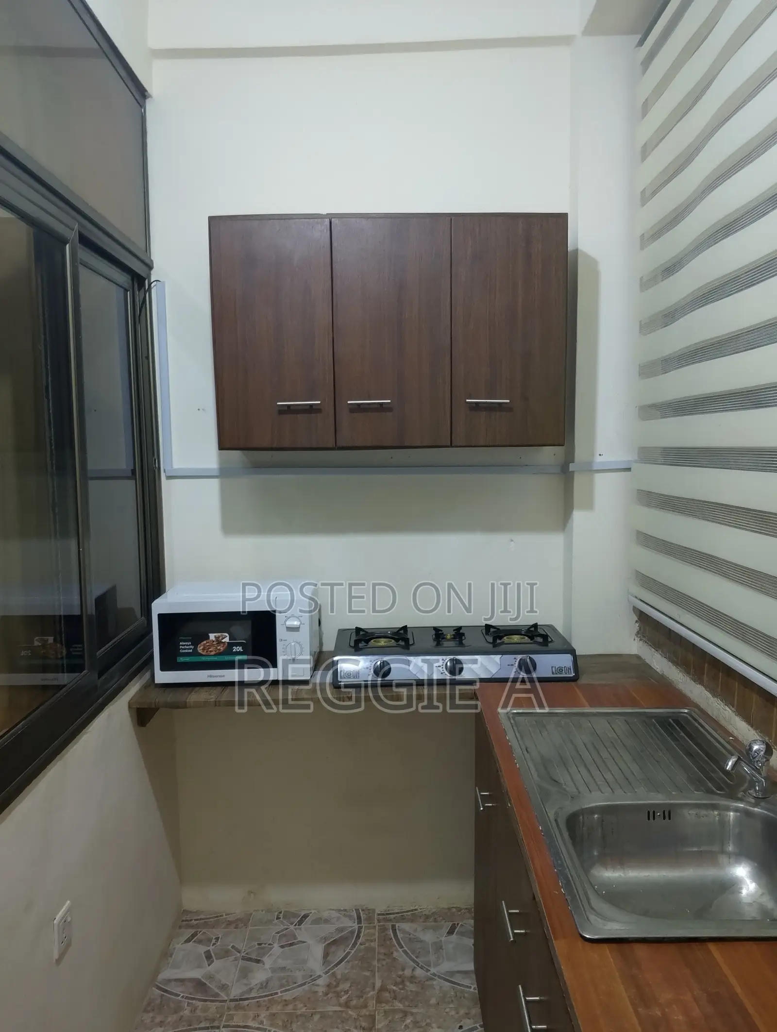 (Bf) ¢150.00!A Day - One Bedroom Studio Fully Furnished Flat.