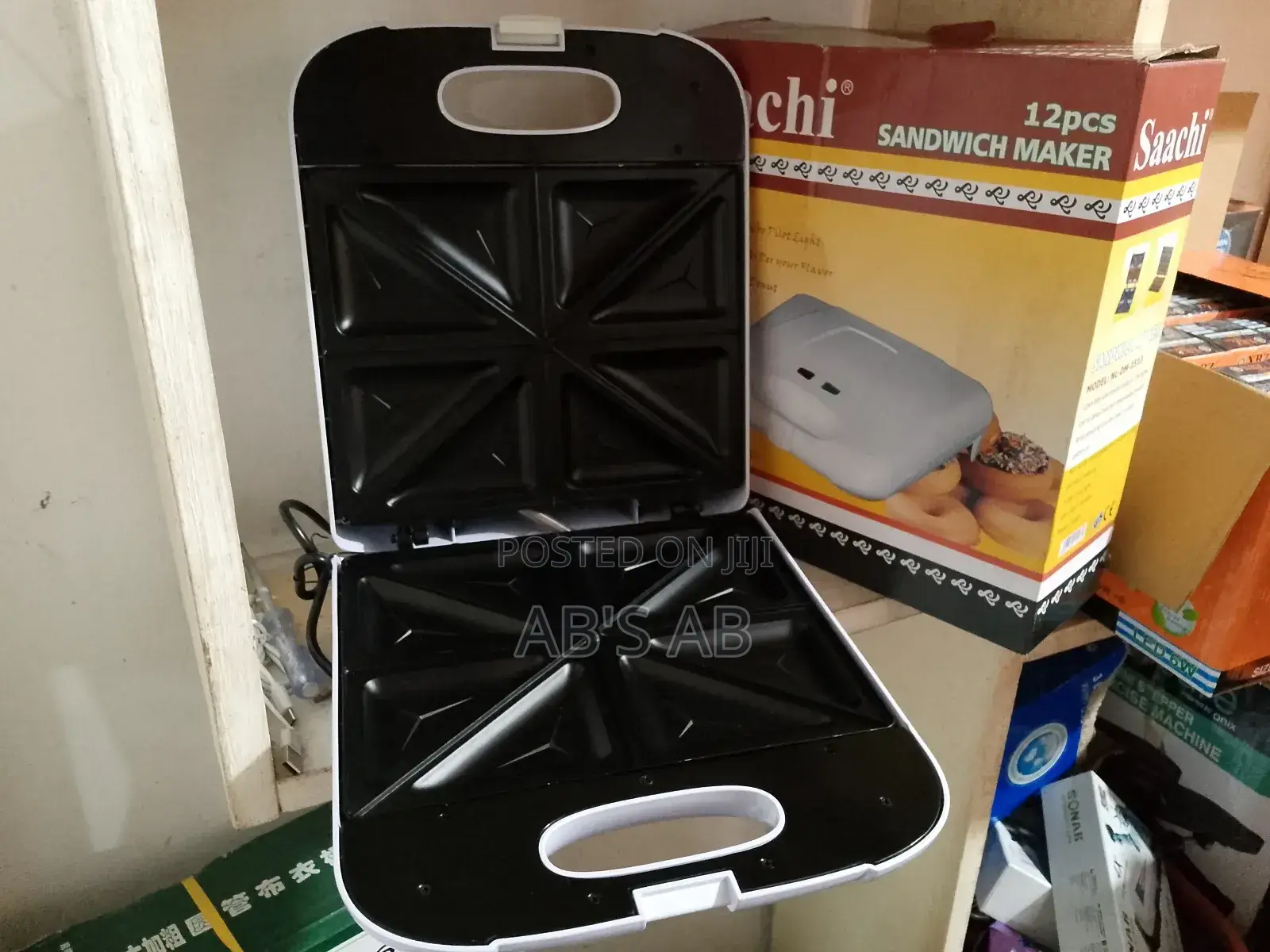 Sandwich Maker (Saachi)