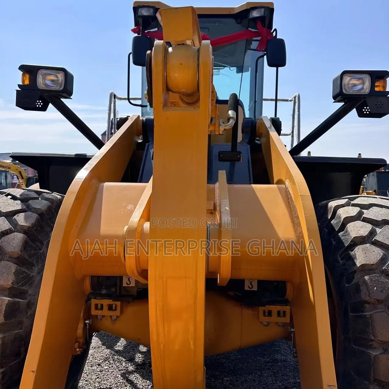 Excavator Loader (L956F)