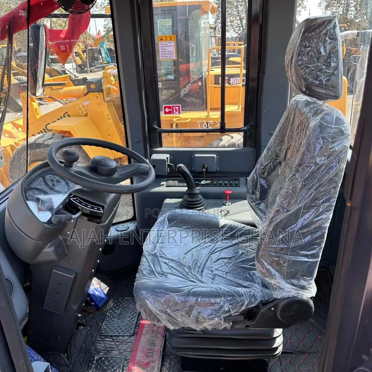Excavator Loader (L956F)