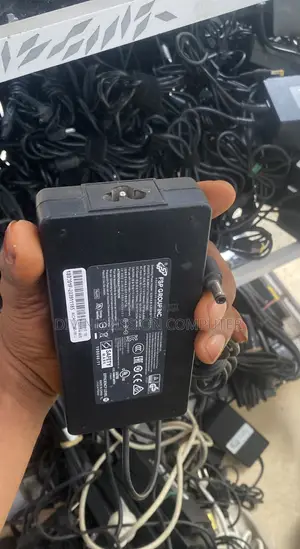 Toshiba Adapter /Charger19.5~9.23A. 180.0w