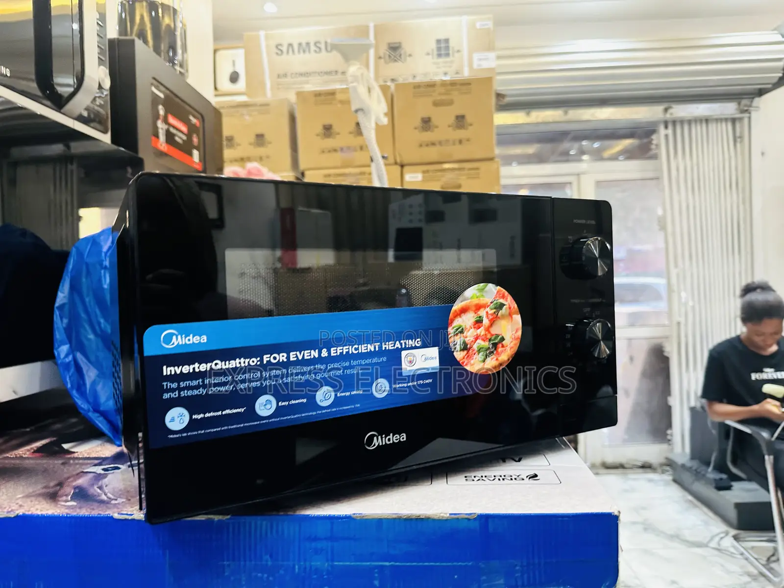 Ultra Fine Microwave Oven 20L Midea