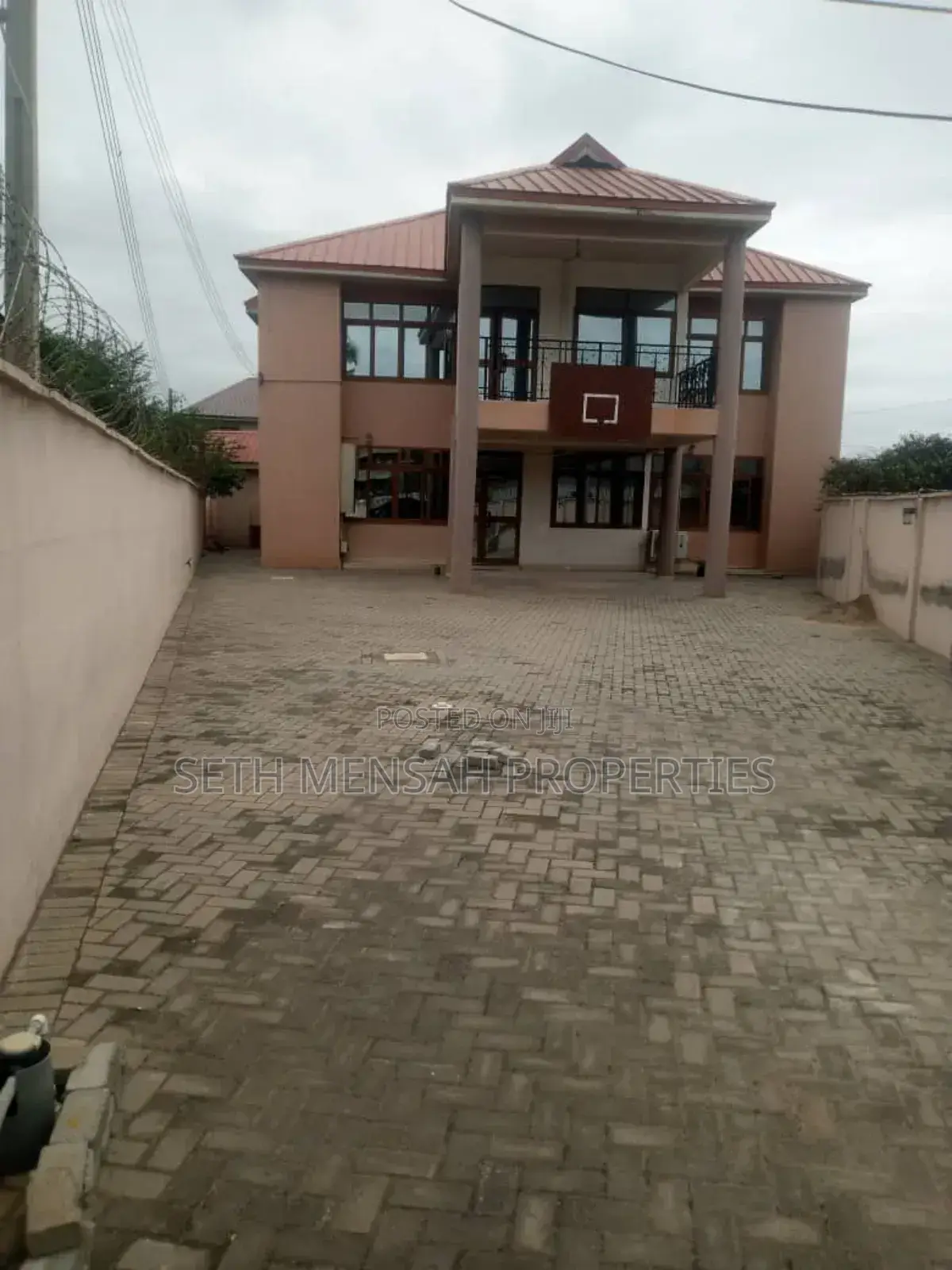 7bdrm House in Skm Properties, Dzorwulu for sale