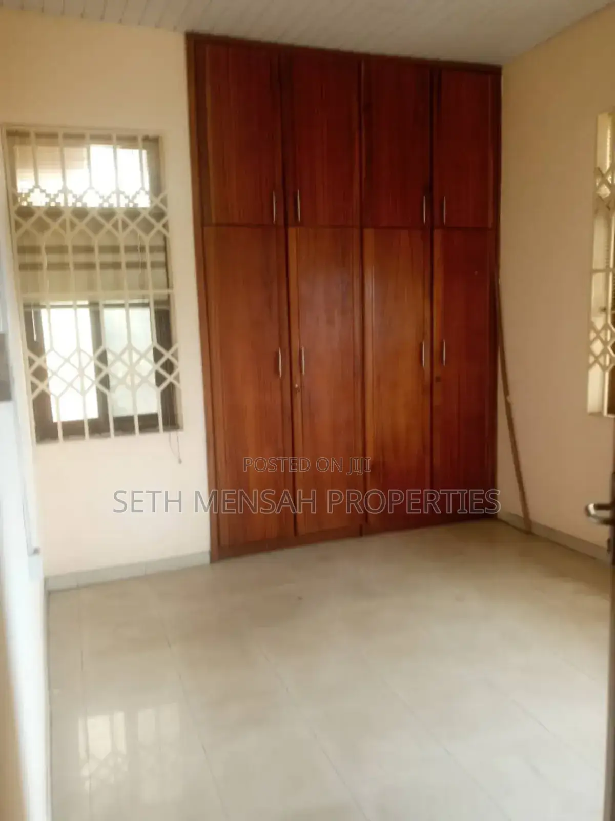 7bdrm House in Skm Properties, Dzorwulu for sale