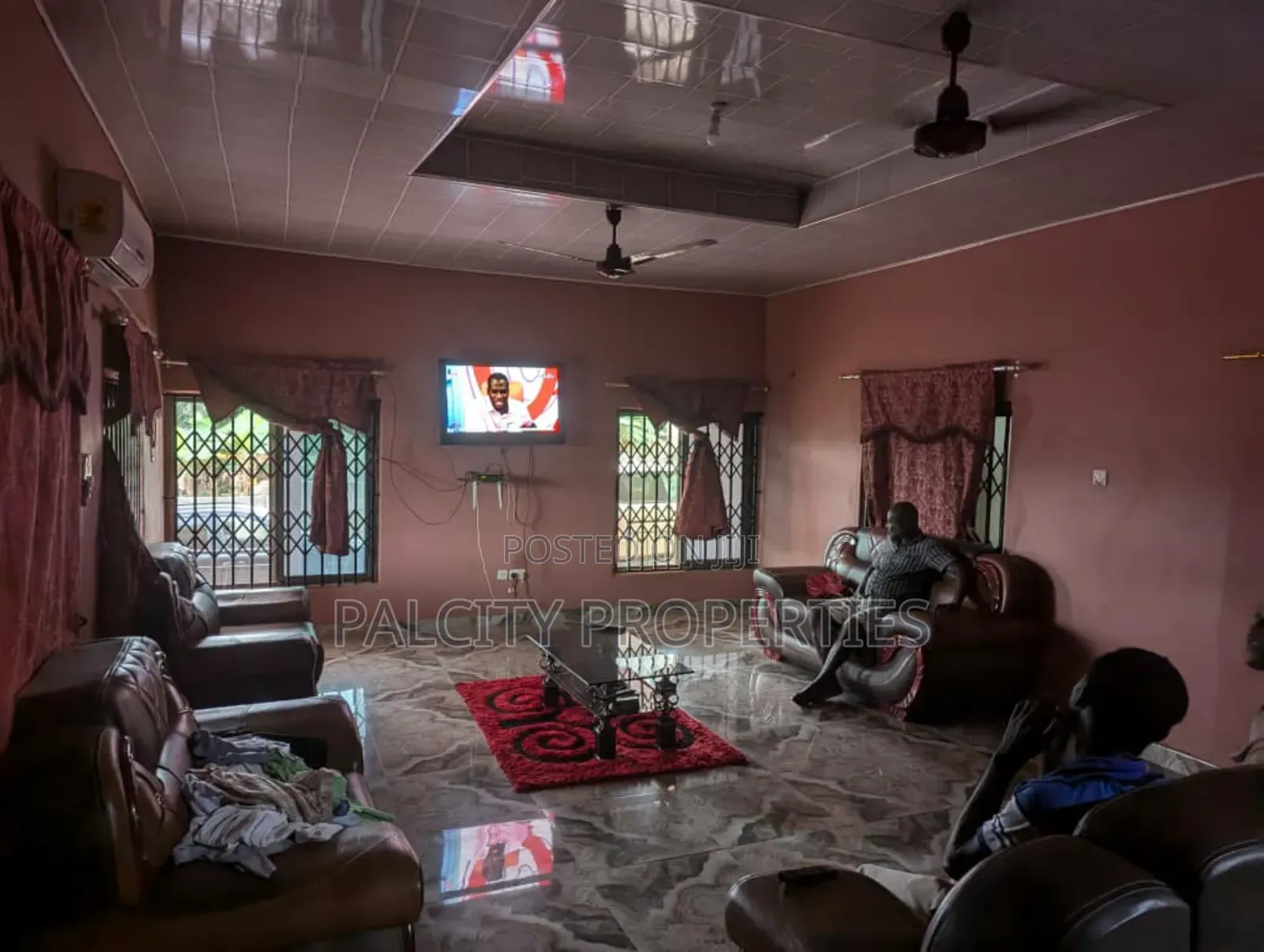 8bdrm House in Aputuogya, Kumasi Metropolitan for sale