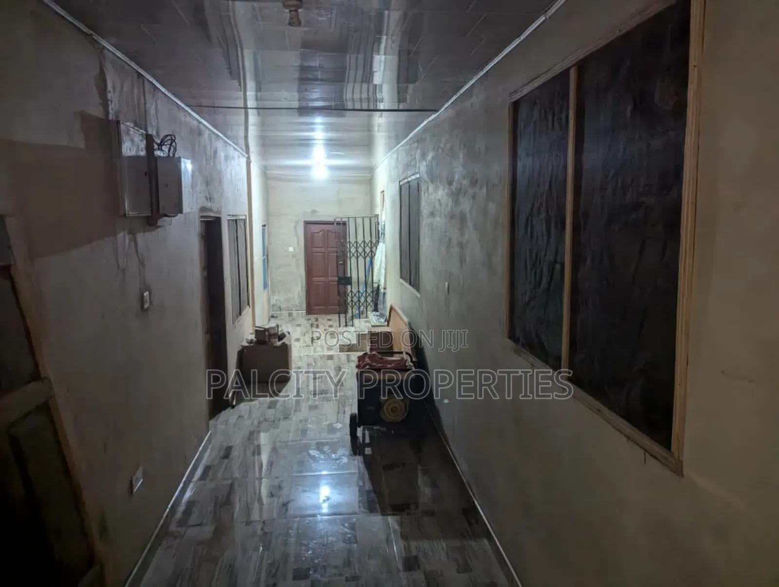 8bdrm House in Aputuogya, Kumasi Metropolitan for sale