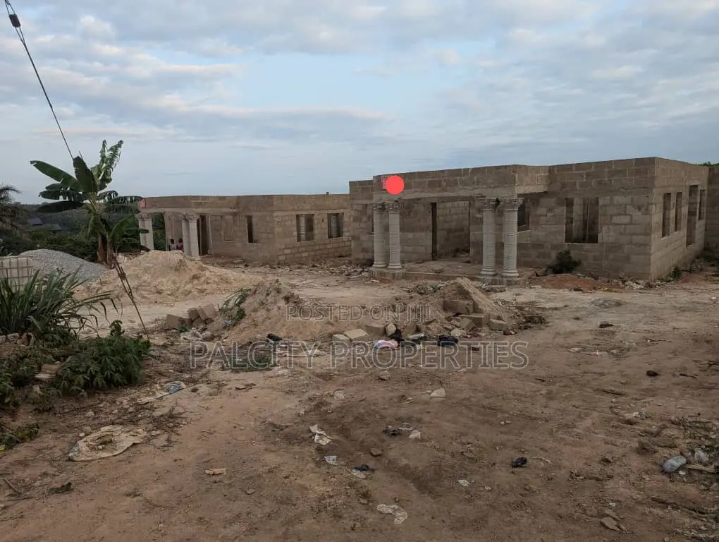 4bdrm House in Atonsu Aputuogya, Kumasi Metropolitan for sale