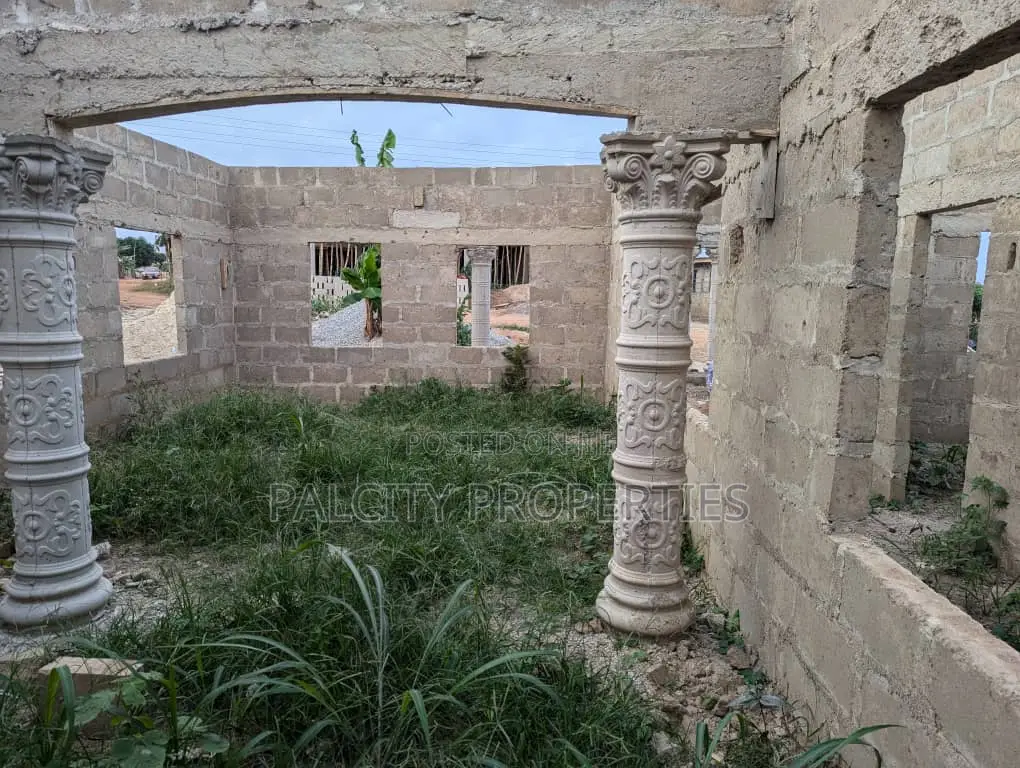 4bdrm House in Atonsu Aputuogya, Kumasi Metropolitan for sale