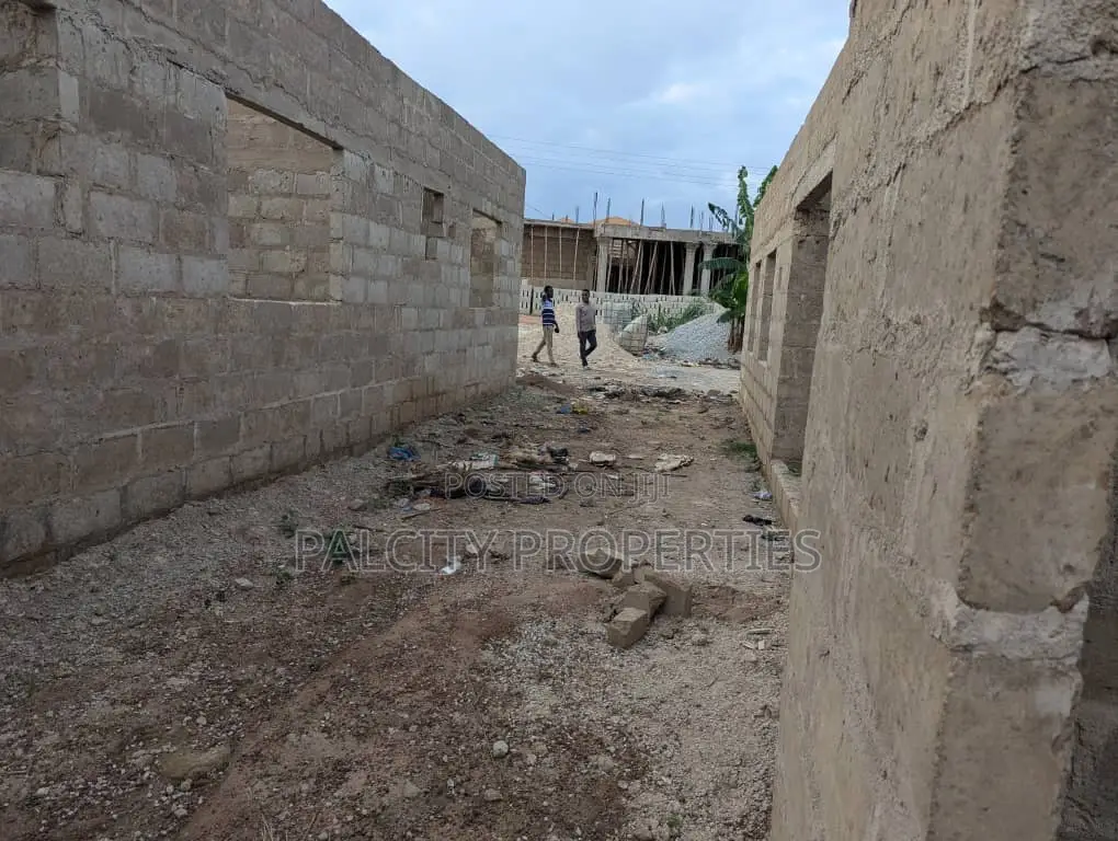 4bdrm House in Atonsu Aputuogya, Kumasi Metropolitan for sale