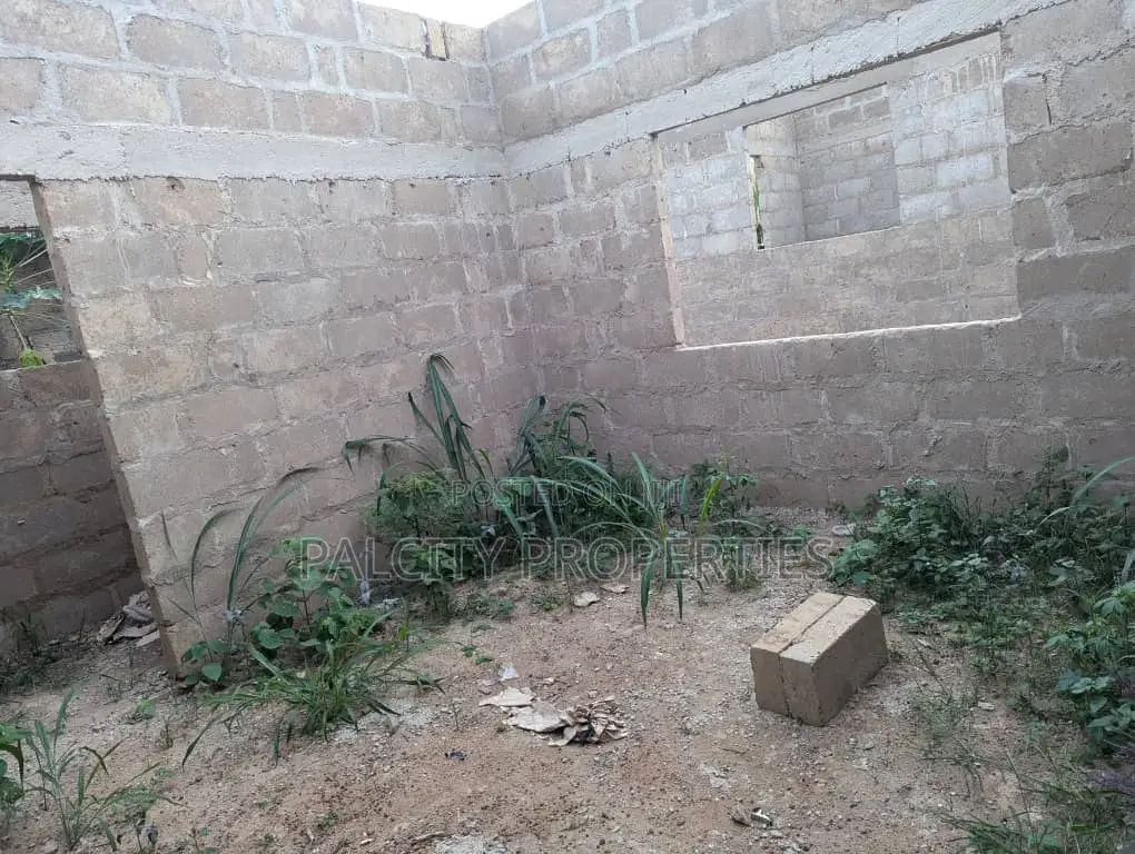 4bdrm House in Atonsu Aputuogya, Kumasi Metropolitan for sale