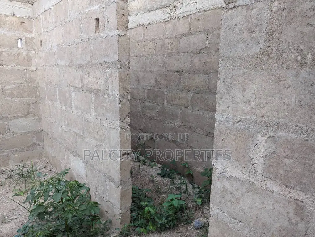 4bdrm House in Atonsu Aputuogya, Kumasi Metropolitan for sale