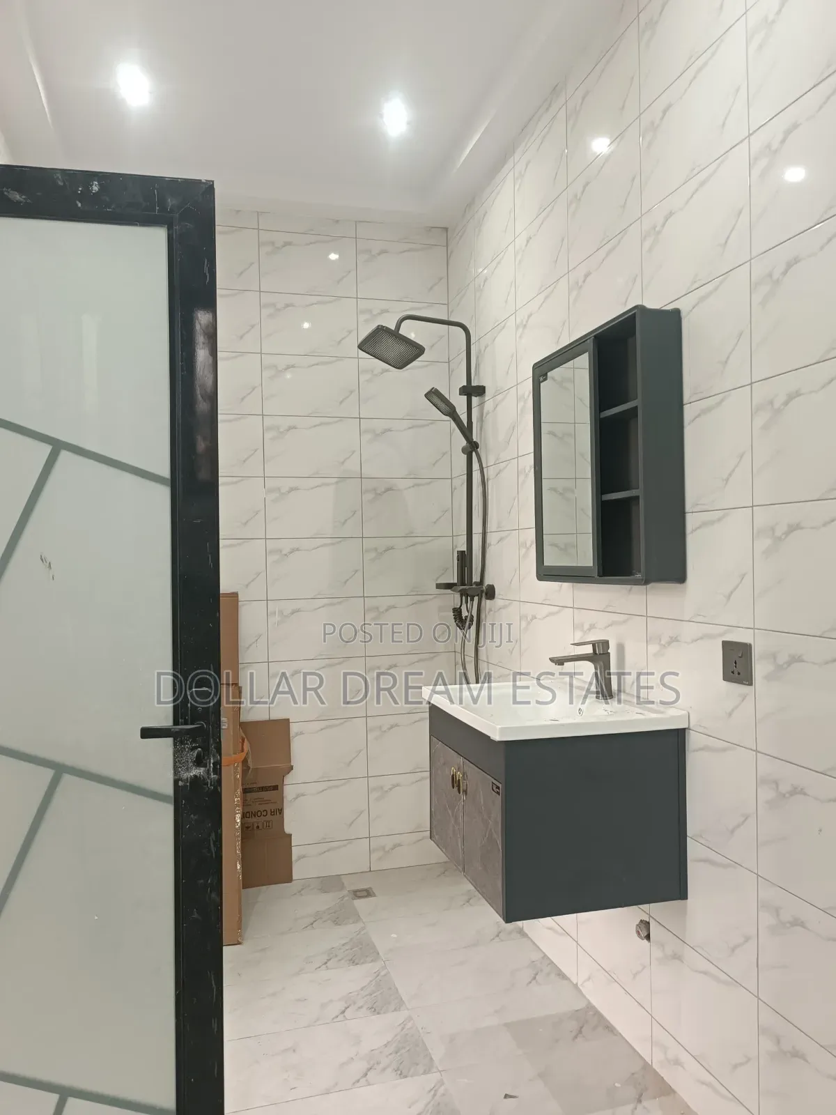 5bdrm House in East Legon for sale