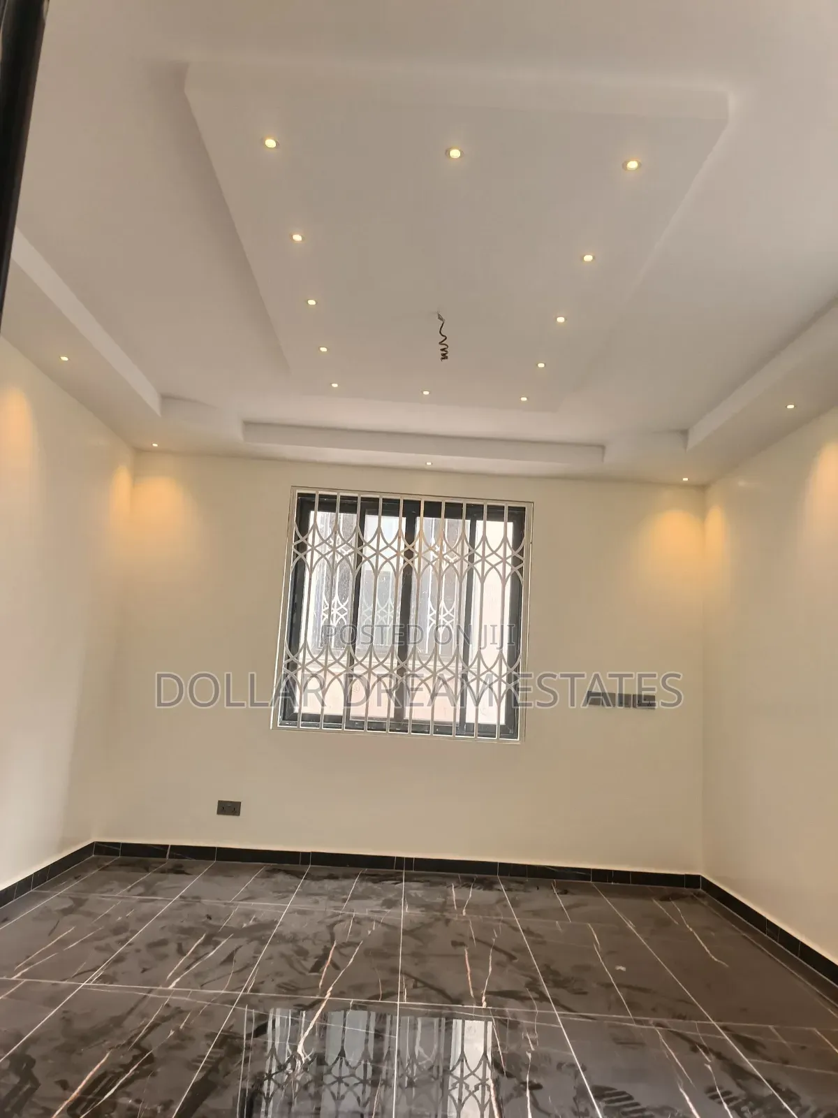 5bdrm House in East Legon for sale
