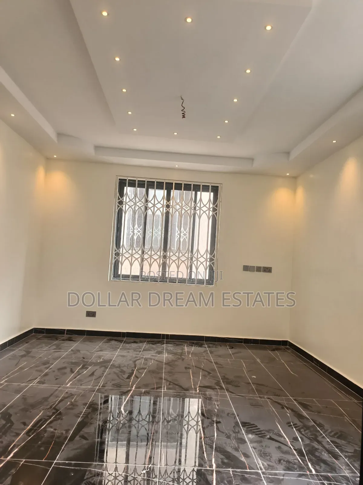 5bdrm House in East Legon for sale