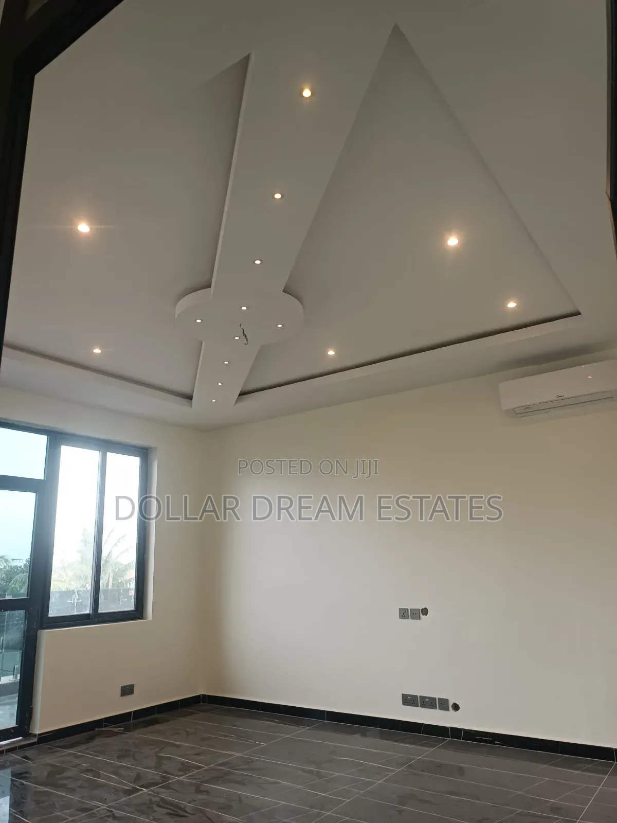 5bdrm House in East Legon for sale