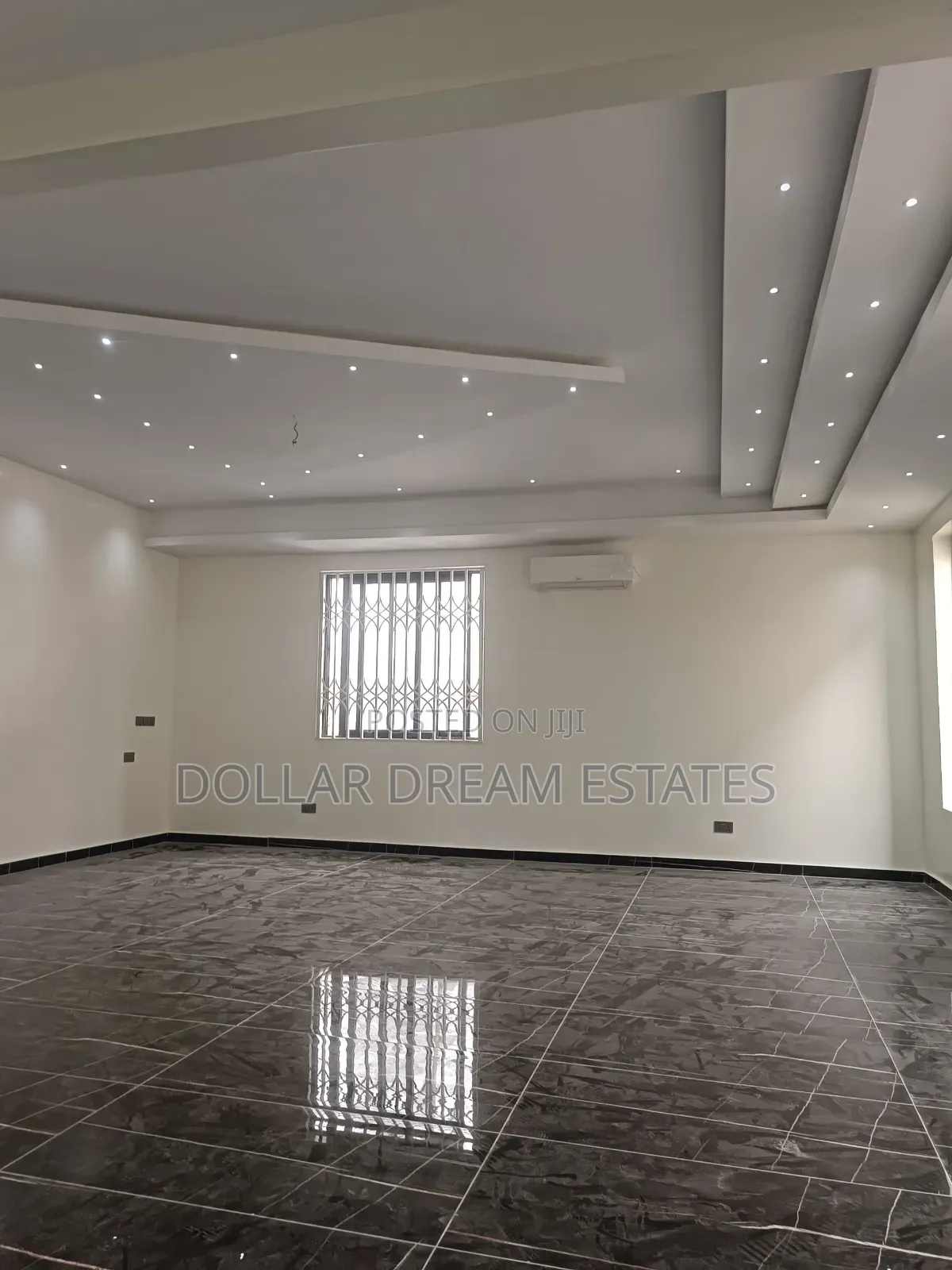 5bdrm House in East Legon for sale