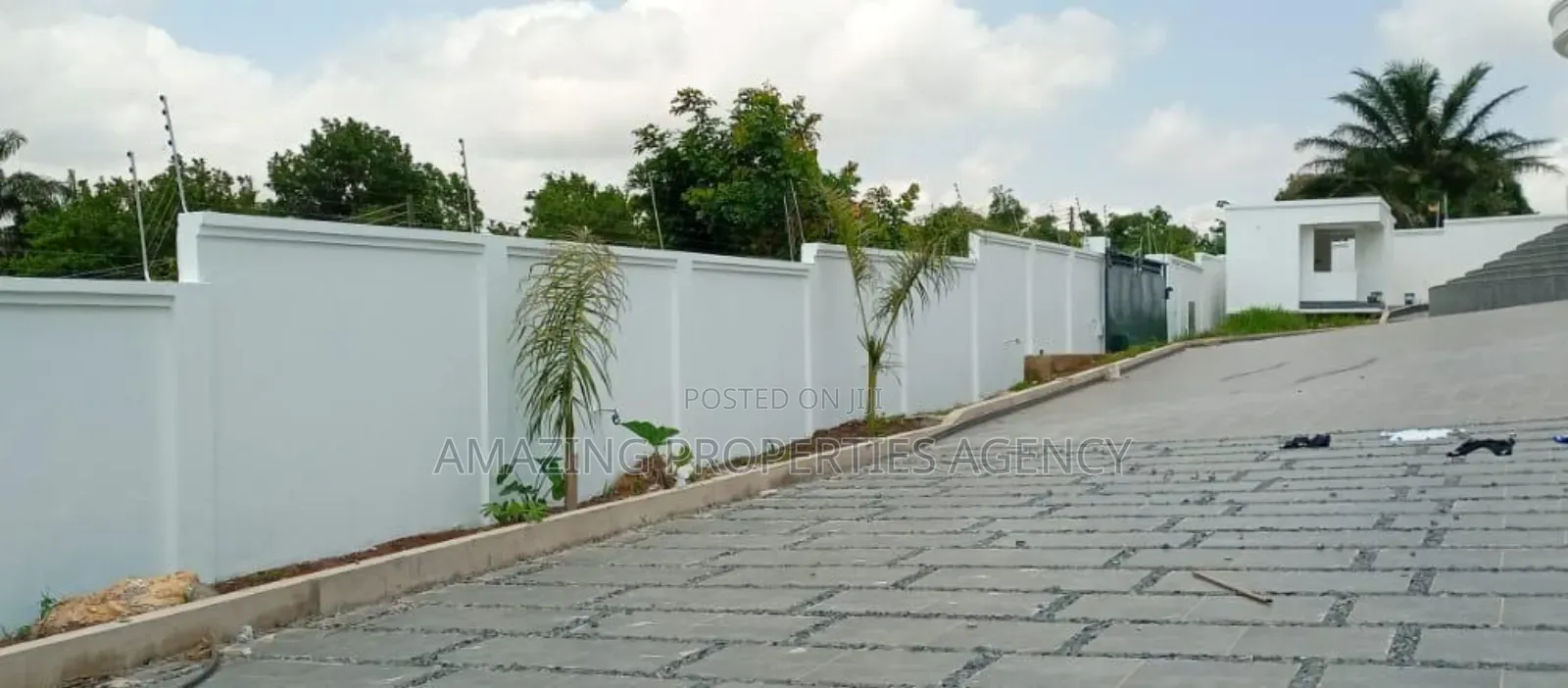 4bdrm House in Aburi for sale